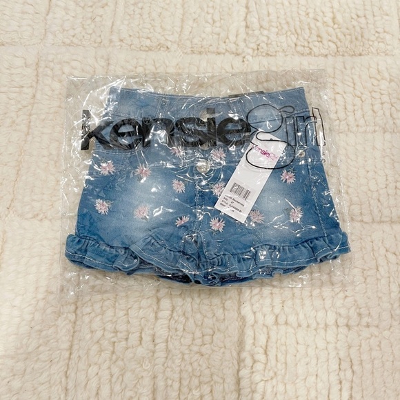 Kenzie Girl Floral Ruffle Short - 2T - Picture 2 of 4